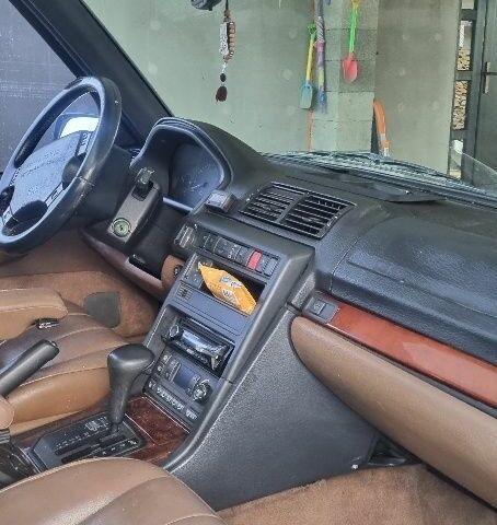 Зелений Ленд Ровер Рендж Ровер, об'ємом двигуна 4 л та пробігом 263 тис. км за 9000 $, фото 1 на Automoto.ua