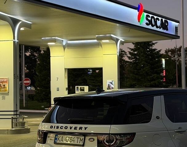Білий Ленд Ровер Discovery Sport, об'ємом двигуна 2 л та пробігом 186 тис. км за 15999 $, фото 1 на Automoto.ua