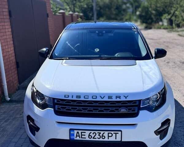 Белый Ленд Ровер Discovery Sport, объемом двигателя 2.18 л и пробегом 171 тыс. км за 18569 $, фото 1 на Automoto.ua