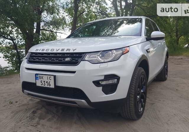 Белый Ленд Ровер Discovery Sport, объемом двигателя 2 л и пробегом 133 тыс. км за 22000 $, фото 1 на Automoto.ua