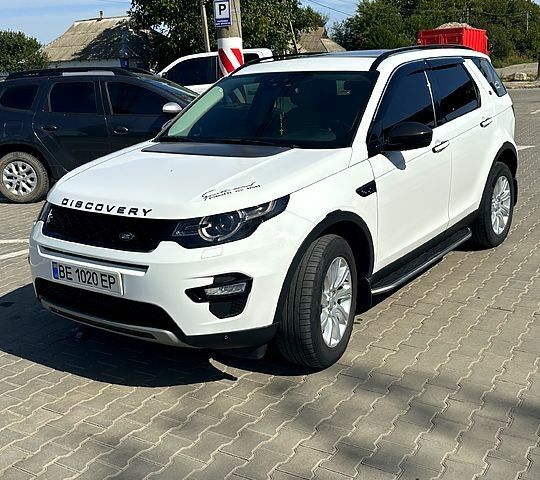Белый Ленд Ровер Discovery Sport, объемом двигателя 2.2 л и пробегом 107 тыс. км за 21000 $, фото 1 на Automoto.ua