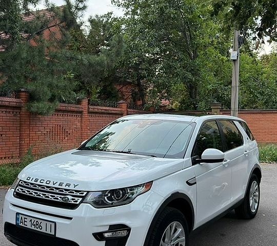Белый Ленд Ровер Discovery Sport, объемом двигателя 2 л и пробегом 188 тыс. км за 16500 $, фото 1 на Automoto.ua