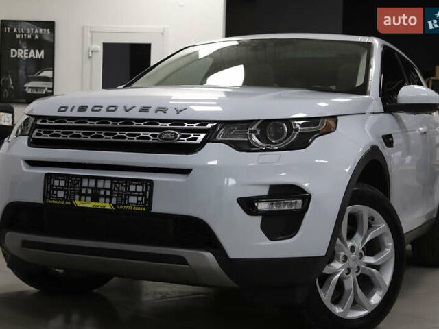 Белый Ленд Ровер Discovery Sport, объемом двигателя 2 л и пробегом 150 тыс. км за 18999 $, фото 1 на Automoto.ua