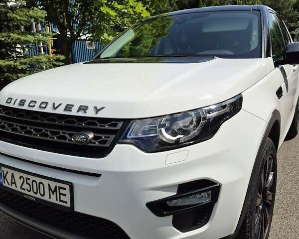 Белый Ленд Ровер Discovery Sport, объемом двигателя 2 л и пробегом 88 тыс. км за 22499 $, фото 1 на Automoto.ua