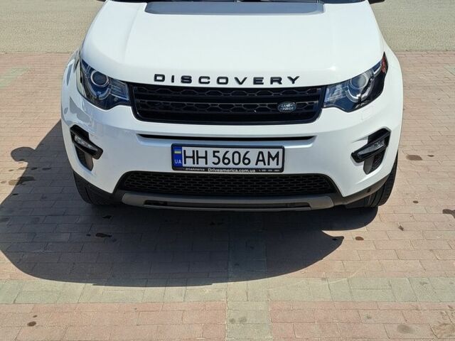 Белый Ленд Ровер Discovery Sport, объемом двигателя 2 л и пробегом 150 тыс. км за 18898 $, фото 1 на Automoto.ua