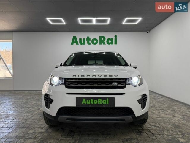 Белый Ленд Ровер Discovery Sport, объемом двигателя 2 л и пробегом 66 тыс. км за 25999 $, фото 1 на Automoto.ua