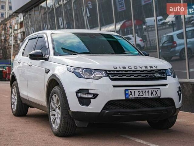 Белый Ленд Ровер Discovery Sport, объемом двигателя 2 л и пробегом 137 тыс. км за 21999 $, фото 1 на Automoto.ua