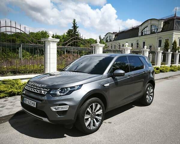 Серый Ленд Ровер Discovery Sport, объемом двигателя 2 л и пробегом 81 тыс. км за 20999 $, фото 1 на Automoto.ua