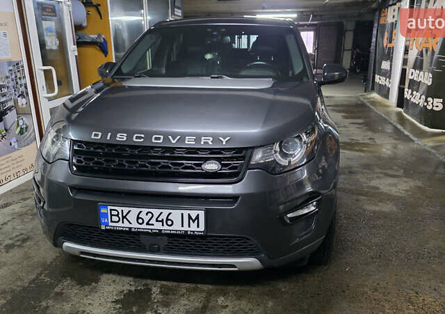 Серый Ленд Ровер Discovery Sport, объемом двигателя 2 л и пробегом 149 тыс. км за 21900 $, фото 1 на Automoto.ua