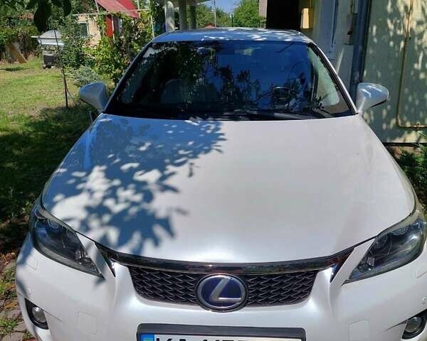 Белый Лексус СТ, объемом двигателя 1.8 л и пробегом 187 тыс. км за 12700 $, фото 1 на Automoto.ua
