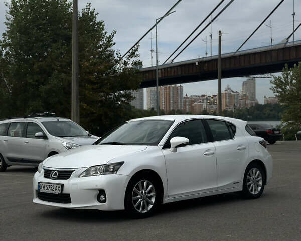 Білий Лексус СТ, об'ємом двигуна 1.8 л та пробігом 218 тис. км за 12200 $, фото 1 на Automoto.ua