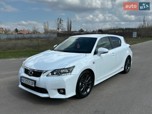 Белый Лексус СТ, объемом двигателя 1.8 л и пробегом 192 тыс. км за 14500 $, фото 1 на Automoto.ua