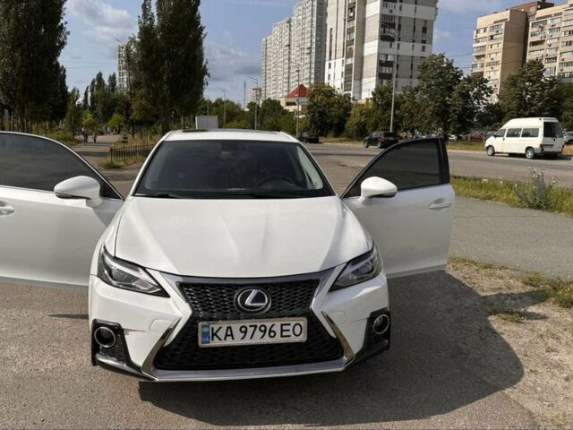 Белый Лексус СТ, объемом двигателя 1.8 л и пробегом 257 тыс. км за 14999 $, фото 1 на Automoto.ua