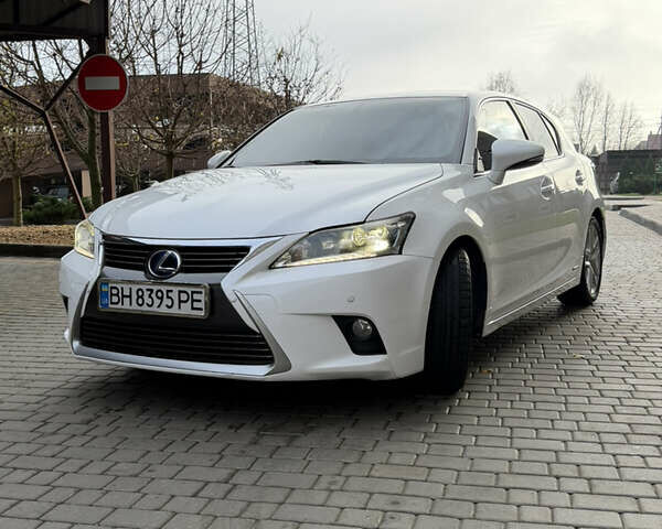 Белый Лексус СТ, объемом двигателя 1.8 л и пробегом 90 тыс. км за 14900 $, фото 1 на Automoto.ua