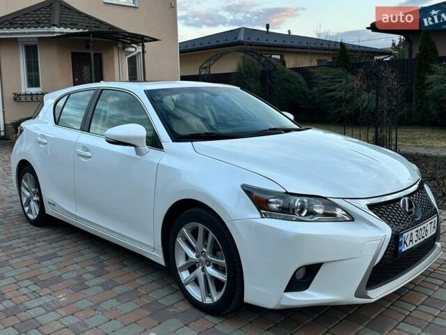 Білий Лексус СТ, об'ємом двигуна 1.8 л та пробігом 176 тис. км за 14500 $, фото 1 на Automoto.ua