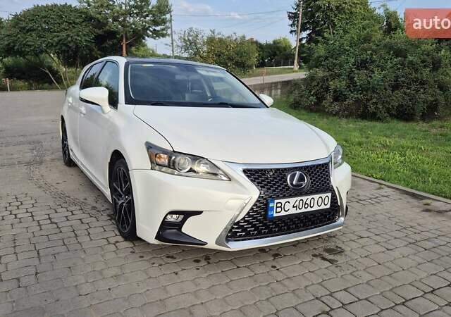 Білий Лексус СТ, об'ємом двигуна 1.8 л та пробігом 238 тис. км за 17000 $, фото 1 на Automoto.ua