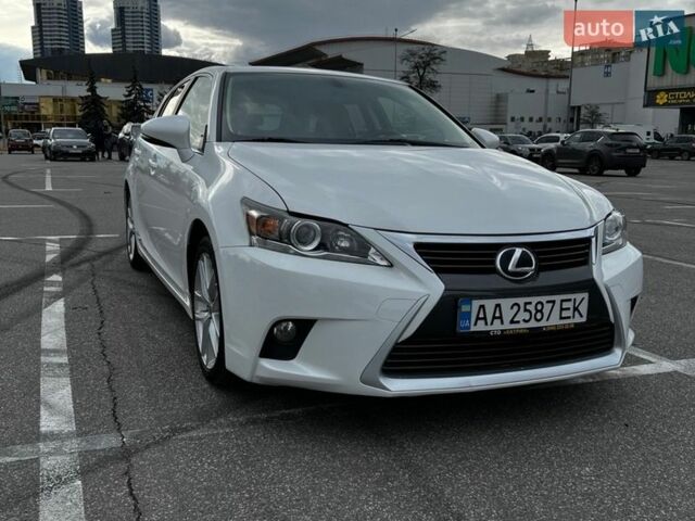 Білий Лексус СТ, об'ємом двигуна 1.8 л та пробігом 112 тис. км за 16500 $, фото 1 на Automoto.ua