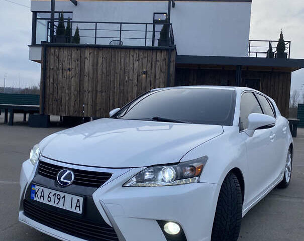 Белый Лексус СТ, объемом двигателя 1.8 л и пробегом 165 тыс. км за 15299 $, фото 1 на Automoto.ua