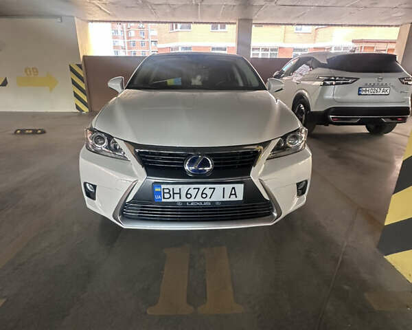 Белый Лексус СТ, объемом двигателя 1.8 л и пробегом 112 тыс. км за 15300 $, фото 1 на Automoto.ua