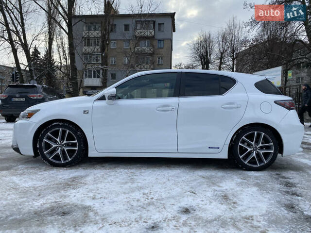 Білий Лексус СТ, об'ємом двигуна 1.8 л та пробігом 203 тис. км за 19500 $, фото 1 на Automoto.ua
