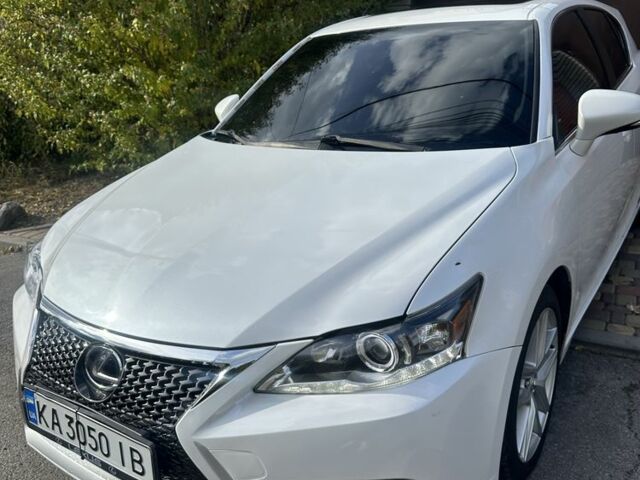 Белый Лексус СТ, объемом двигателя 1.8 л и пробегом 180 тыс. км за 14800 $, фото 1 на Automoto.ua