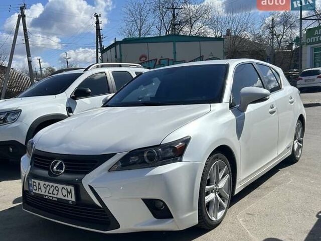Білий Лексус СТ, об'ємом двигуна 1.8 л та пробігом 82 тис. км за 17000 $, фото 1 на Automoto.ua