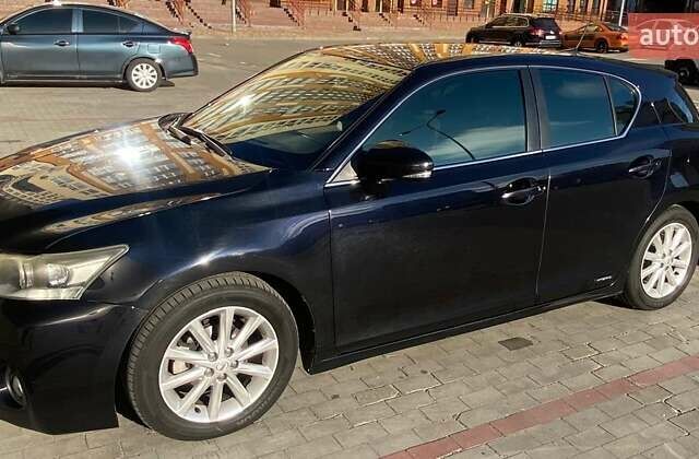 Чорний Лексус СТ, об'ємом двигуна 1.8 л та пробігом 181 тис. км за 12000 $, фото 1 на Automoto.ua