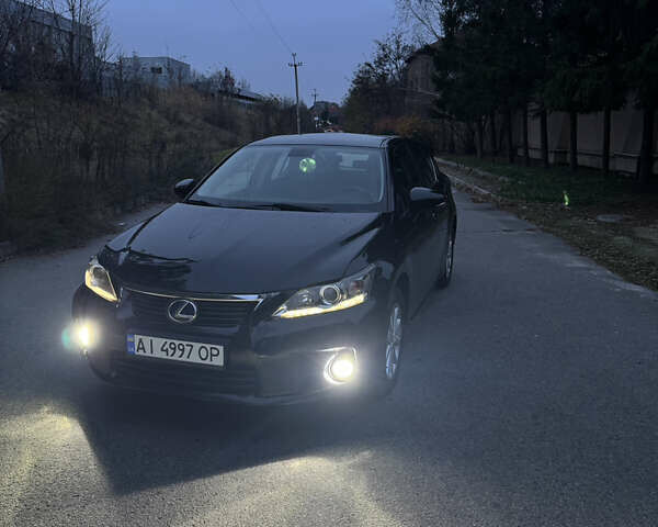 Черный Лексус СТ, объемом двигателя 1.8 л и пробегом 225 тыс. км за 12000 $, фото 1 на Automoto.ua