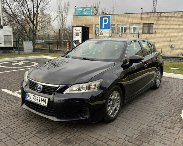 Черный Лексус СТ, объемом двигателя 1.8 л и пробегом 305 тыс. км за 9900 $, фото 1 на Automoto.ua