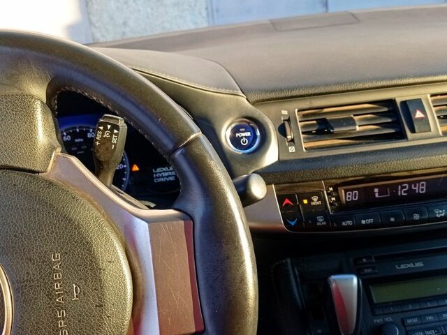 Черный Лексус СТ, объемом двигателя 1.8 л и пробегом 170 тыс. км за 13100 $, фото 1 на Automoto.ua