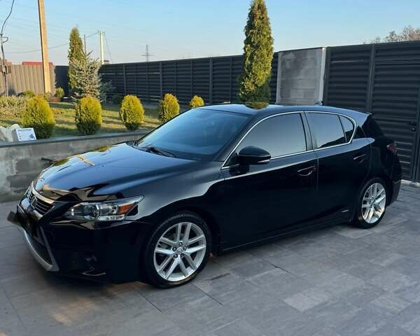 Черный Лексус СТ, объемом двигателя 1.8 л и пробегом 130 тыс. км за 14999 $, фото 1 на Automoto.ua
