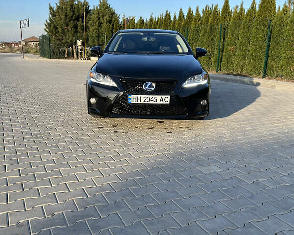 Черный Лексус СТ, объемом двигателя 1.8 л и пробегом 97 тыс. км за 15700 $, фото 1 на Automoto.ua