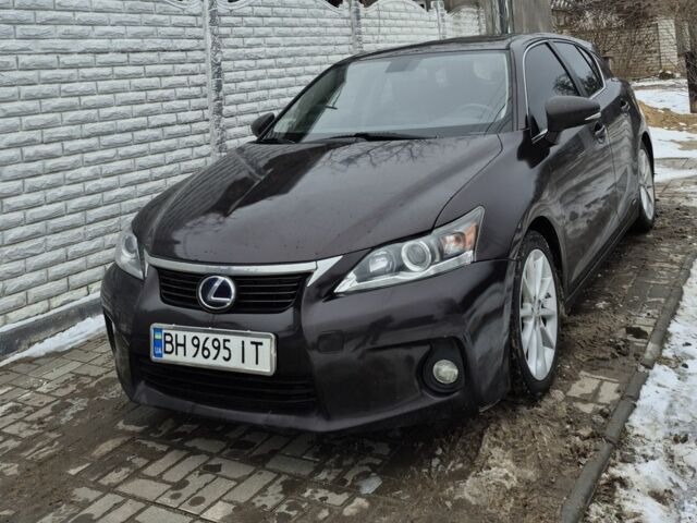 Коричневий Лексус СТ, об'ємом двигуна 1.8 л та пробігом 170 тис. км за 10562 $, фото 1 на Automoto.ua