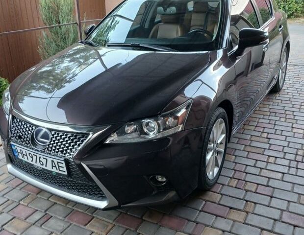 Коричневий Лексус СТ, об'ємом двигуна 1.8 л та пробігом 170 тис. км за 12000 $, фото 1 на Automoto.ua