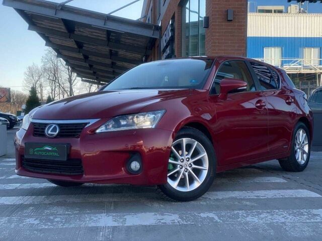 Красный Лексус СТ, объемом двигателя 1.8 л и пробегом 208 тыс. км за 12790 $, фото 1 на Automoto.ua