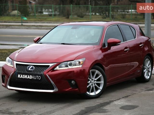 Красный Лексус СТ, объемом двигателя 1.8 л и пробегом 122 тыс. км за 10400 $, фото 1 на Automoto.ua