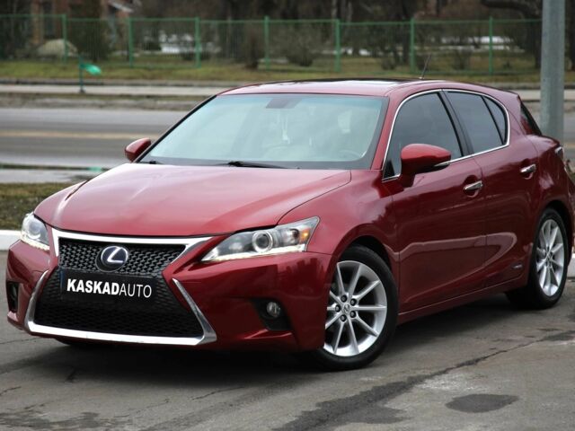 Красный Лексус СТ, объемом двигателя 1.8 л и пробегом 122 тыс. км за 10400 $, фото 1 на Automoto.ua