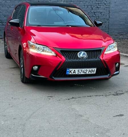 Красный Лексус СТ, объемом двигателя 1.8 л и пробегом 150 тыс. км за 17600 $, фото 1 на Automoto.ua