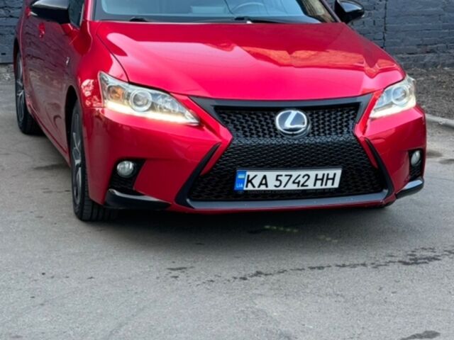 Красный Лексус СТ, объемом двигателя 1.8 л и пробегом 150 тыс. км за 15600 $, фото 1 на Automoto.ua