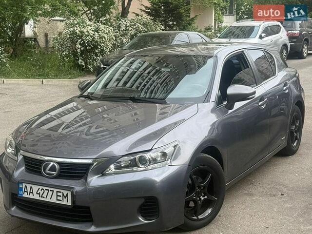 Лексус СТ, объемом двигателя 1.8 л и пробегом 270 тыс. км за 10500 $, фото 1 на Automoto.ua