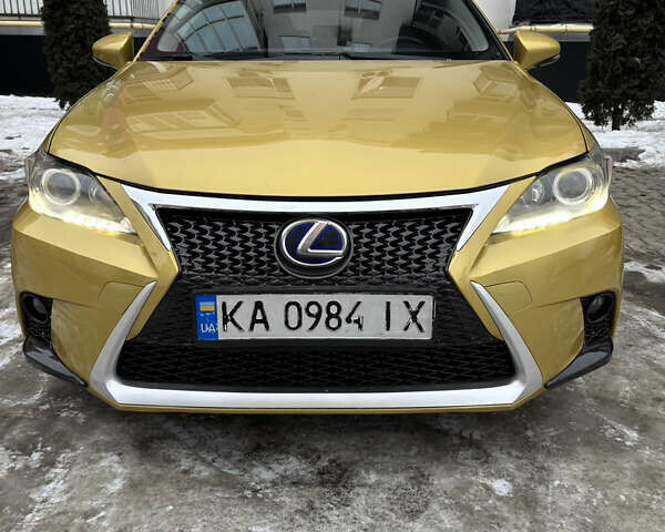 Жовтий Лексус СТ, об'ємом двигуна 1.8 л та пробігом 203 тис. км за 12500 $, фото 1 на Automoto.ua