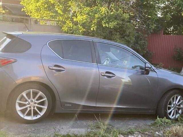 Сірий Лексус СТ, об'ємом двигуна 1.8 л та пробігом 230 тис. км за 11999 $, фото 1 на Automoto.ua