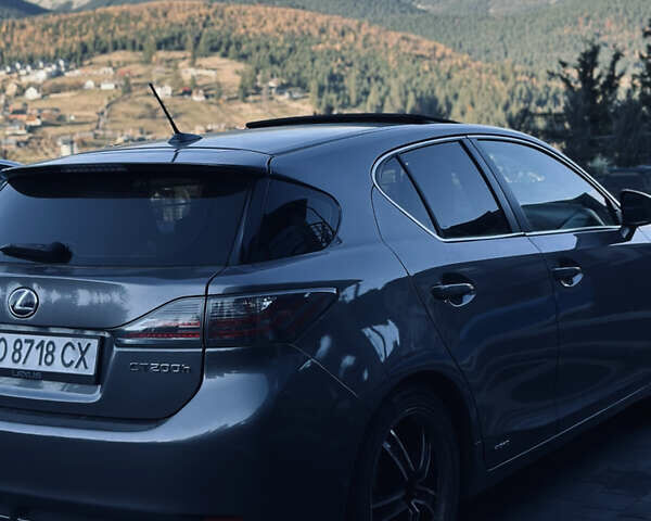 Серый Лексус СТ, объемом двигателя 1.8 л и пробегом 285 тыс. км за 11300 $, фото 1 на Automoto.ua