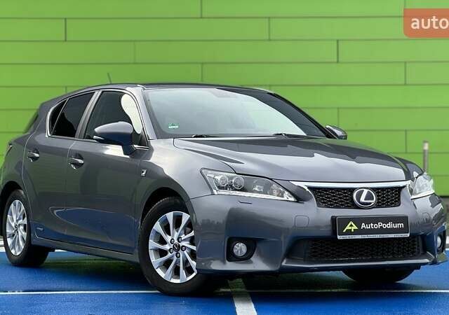Серый Лексус СТ, объемом двигателя 1.8 л и пробегом 125 тыс. км за 12500 $, фото 1 на Automoto.ua