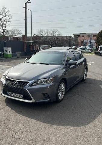Серый Лексус СТ, объемом двигателя 1.8 л и пробегом 202 тыс. км за 13500 $, фото 1 на Automoto.ua