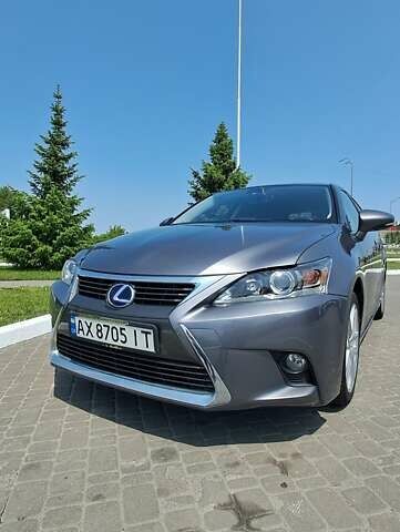 Лексус СТ 2016 в Киеве на Automoto.ua Серый Лексус СТ, объемом двигателя 1.8 л и пробегом 79 тыс. км за 16500 $, фото 1 на Automoto.ua