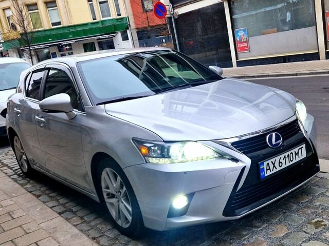 Серый Лексус СТ, объемом двигателя 1.8 л и пробегом 130 тыс. км за 14900 $, фото 1 на Automoto.ua