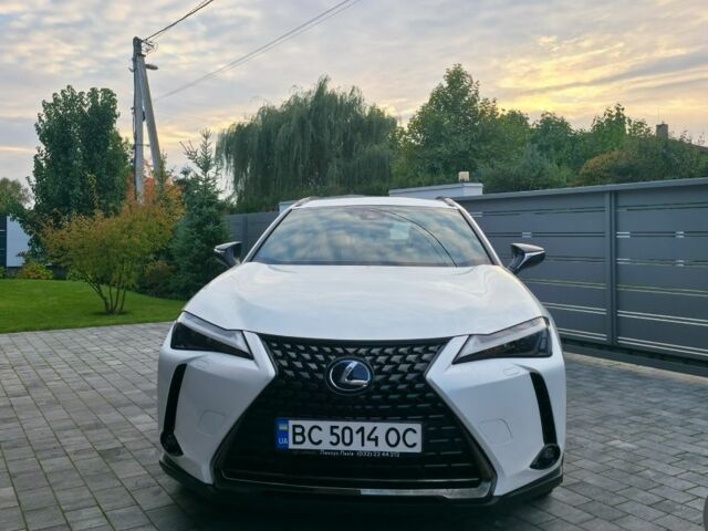 Белый Лексус Другая, объемом двигателя 2 л и пробегом 68 тыс. км за 34800 $, фото 1 на Automoto.ua
