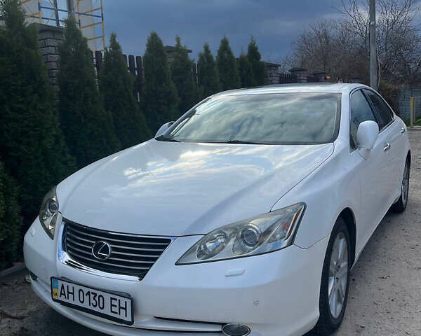 Белый Лексус ЕС, объемом двигателя 3.46 л и пробегом 180 тыс. км за 11000 $, фото 1 на Automoto.ua