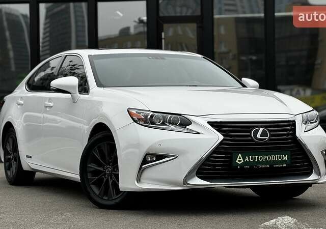 Белый Лексус ЕС, объемом двигателя 2.5 л и пробегом 178 тыс. км за 16500 $, фото 1 на Automoto.ua